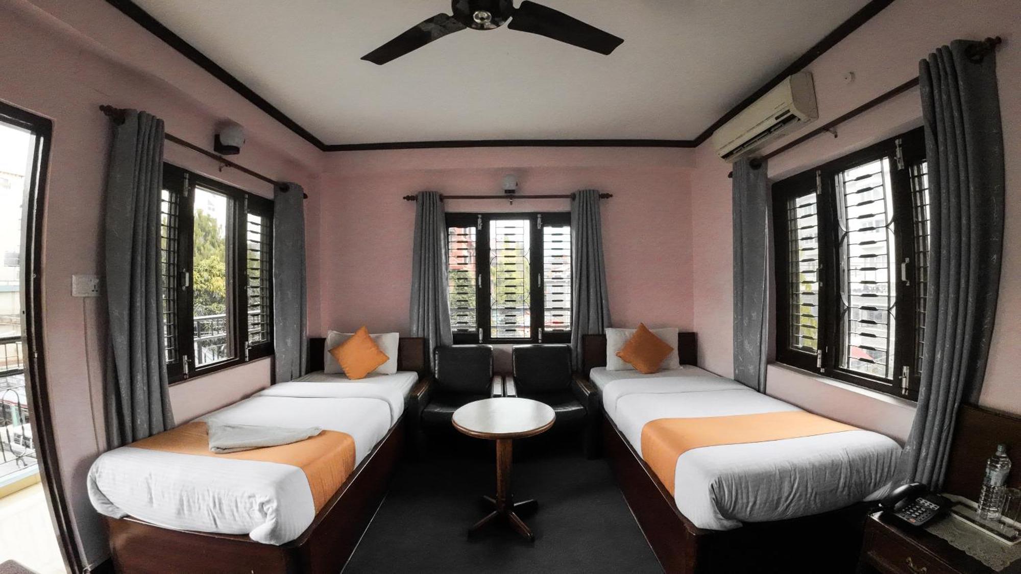 Hotel Travel Inn Pokhara Exterior foto